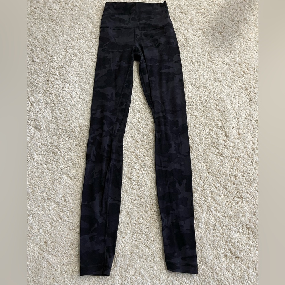Barely worn black camo Lululemon leggings